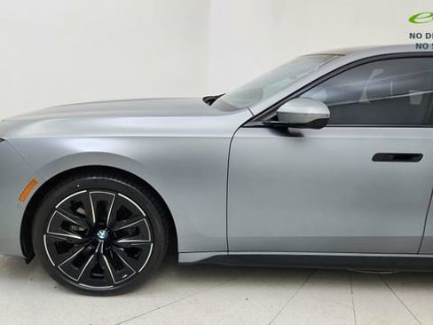 Used 2023 BMW 760i xDrive w/ Executive Package AWD/4WD image 9