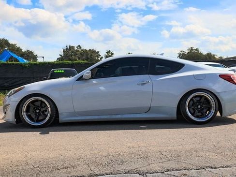 Used 2015 Hyundai Genesis 3.8 image 5