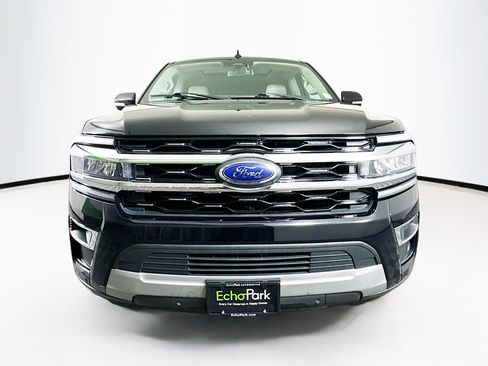 Used 2023 Ford Expedition Limited image 2