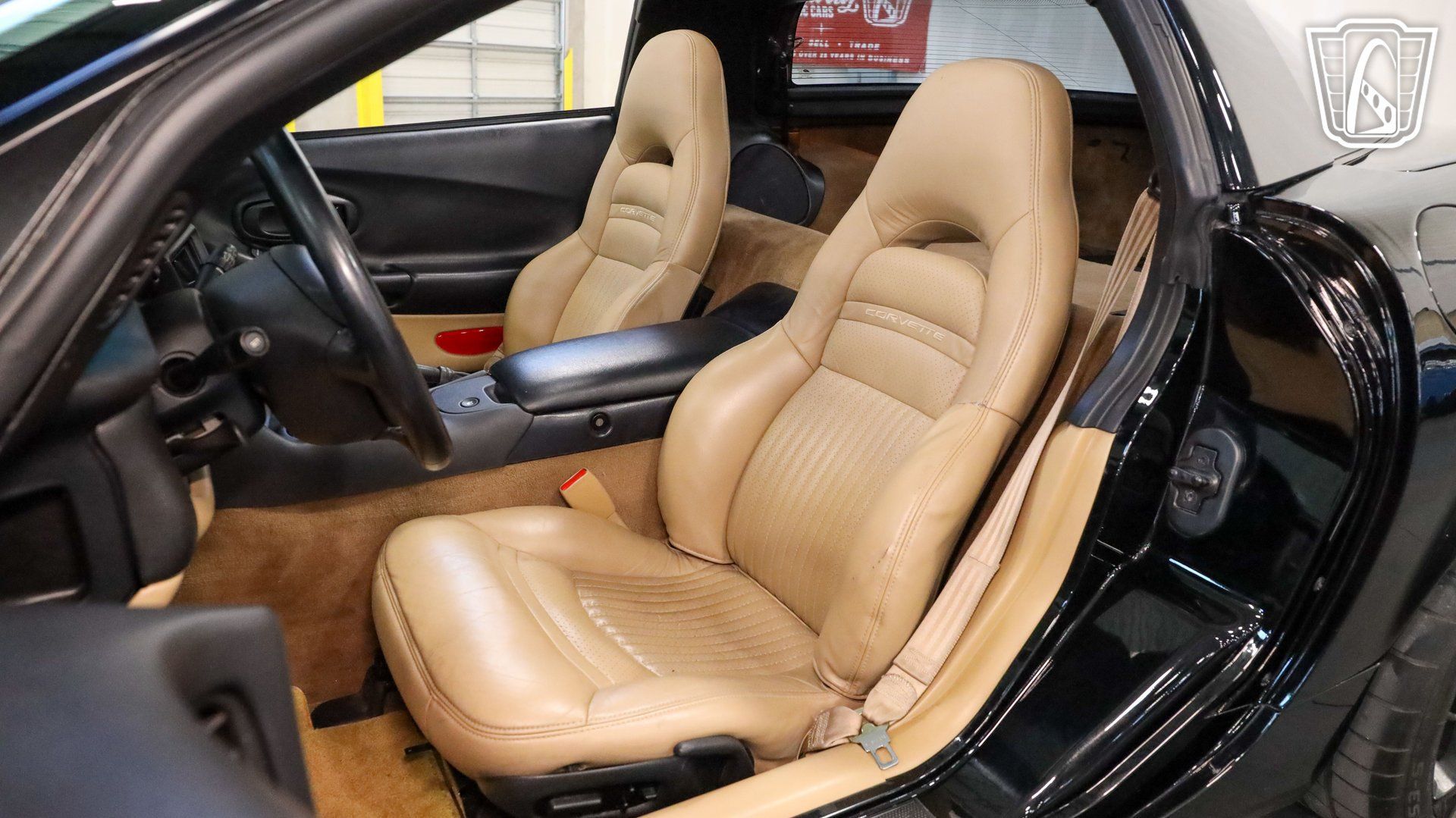 Used 1999 Chevrolet Corvette Coupe w/ Roof Pkg RWD image 11