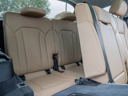 Used 2020 Audi Q7 3.0T Premium Plus w/ Premium Plus Package image 21