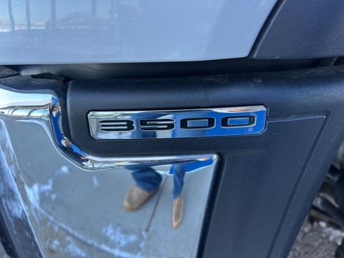 Used 2024 GMC Sierra 3500 SLE w/ SLE Convenience Package image 35