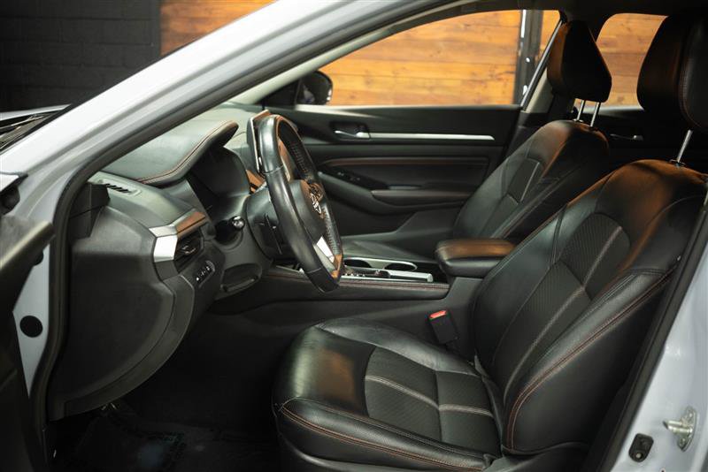 Used 2023 Nissan Altima 2.5 SR FWD image 8