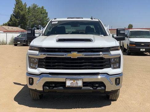 New 2026 Chevrolet Silverado 3500 LT w/ Convenience Package AWD/4WD image 2