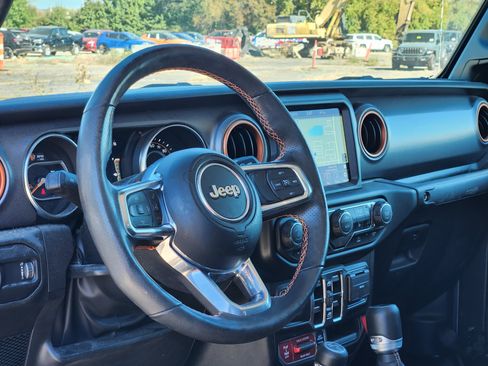 Used 2023 Jeep Gladiator Mojave w/ Cold Weather Group image 24