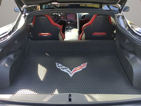 Used 2017 Chevrolet Corvette Z06 w/ Chrome Badge Package image 38