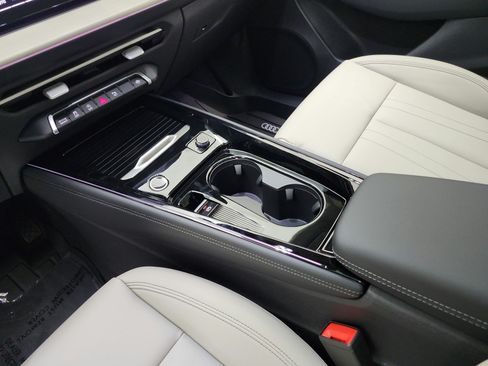 New 2026 Audi Q3 quattro 2.0T AWD/4WD image 10