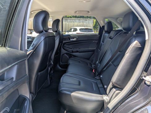 Used 2016 Ford Edge Titanium w/ Technology Package AWD/4WD image 29