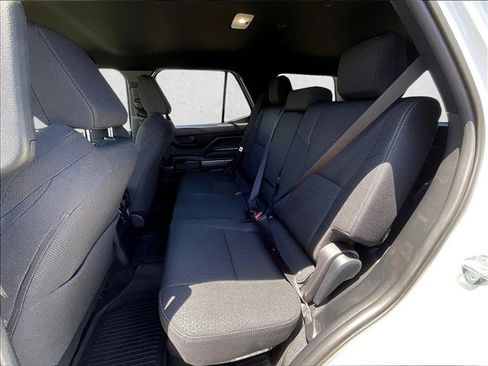 Used 2025 Toyota 4Runner SR5 AWD/4WD image 28