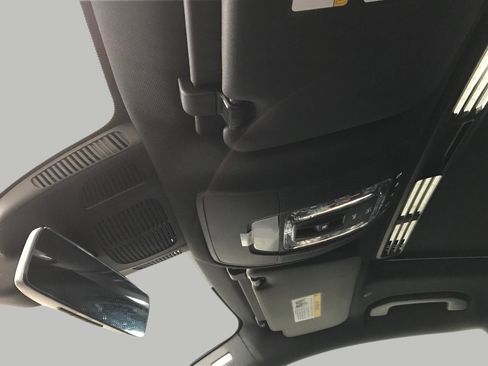 Used 2024 Mercedes-Benz GLE 450 4MATIC image 16