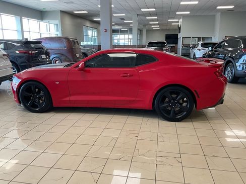 Used 2018 Chevrolet Camaro LT image 4