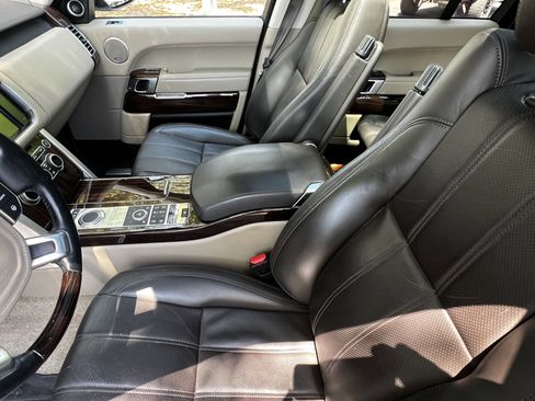 Used 2016 Land Rover Range Rover HSE image 16
