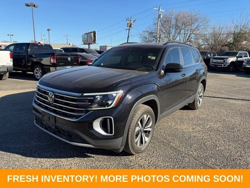 Used 2024 Volkswagen Atlas SE image 3