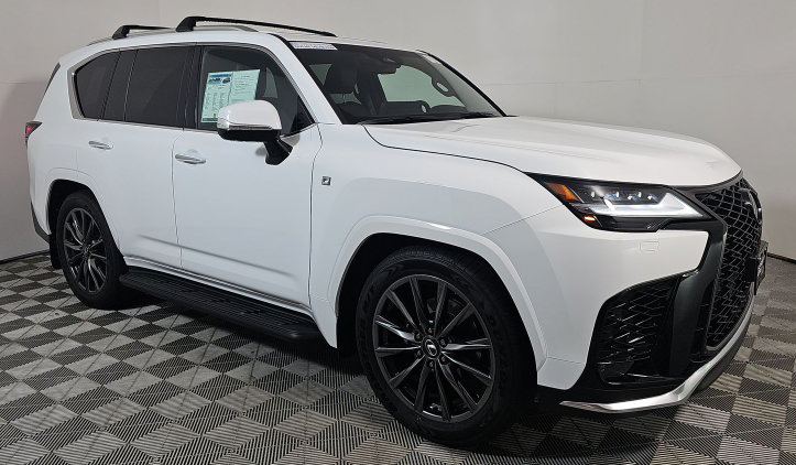 Used 2026 Lexus LX 600 F Sport w/ Accessory Package (Z1) AWD/4WD image 4