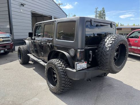 Used 2015 Jeep Wrangler Unlimited Sport w/ Quick Order Package 24S AWD/4WD image 2