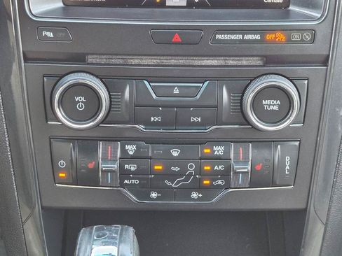 Used 2016 Ford Explorer XLT w/ Equipment Group 202A AWD/4WD image 26