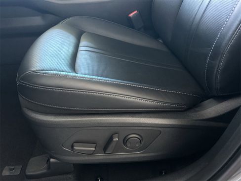 Used 2025 Kia Sorento EX image 13