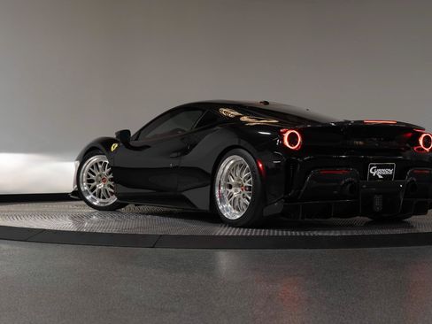 Used 2019 Ferrari 488 Pista Coupe RWD image 25