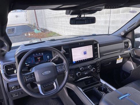Used 2025 Ford F450 Platinum image 17