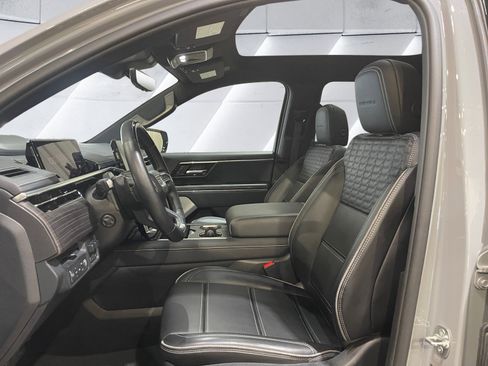 Used 2024 GMC Sierra EV Denali image 10