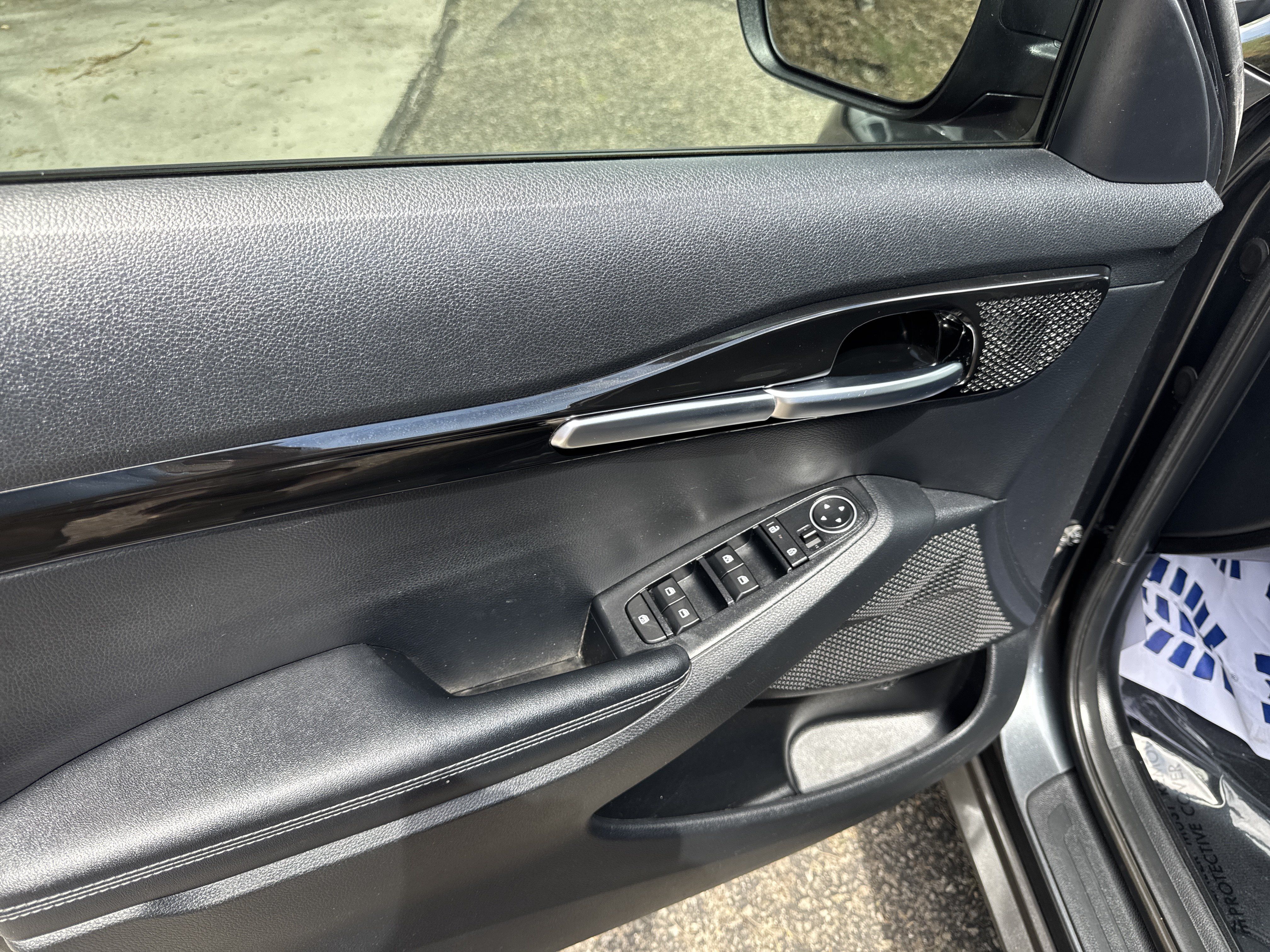 Used 2024 Kia Seltos EX FWD image 16