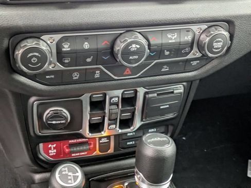 New 2026 Jeep Gladiator Sport AWD/4WD image 26