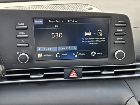 Certified 2025 Hyundai Elantra SE image 19