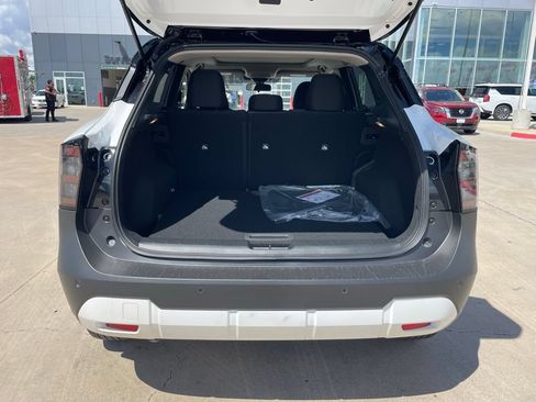 New 2026 Nissan Kicks SV w/ SV Premium Package FWD image 6