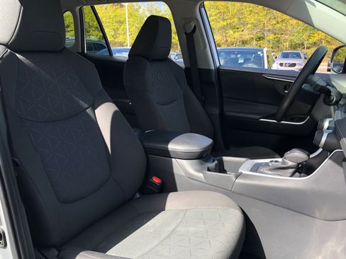 Used 2024 Toyota RAV4 XLE image 33