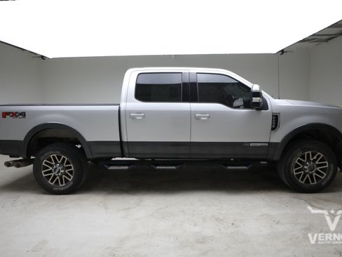 Used 2018 Ford F250 Lariat w/ Lariat Value Package AWD/4WD image 5