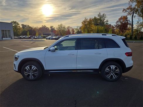 New 2026 Mercedes-Benz GLB 250 4MATIC image 6