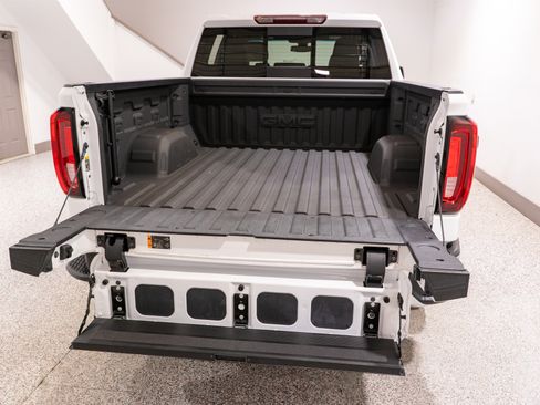Used 2021 GMC Sierra 1500 SLT w/ SLT Premium Plus Package AWD/4WD image 11