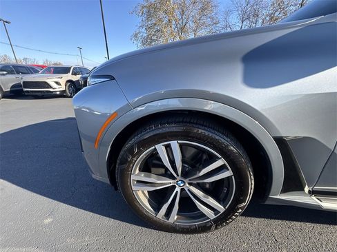 Used 2023 BMW X7 xDrive40i w/ M Sport Package image 10