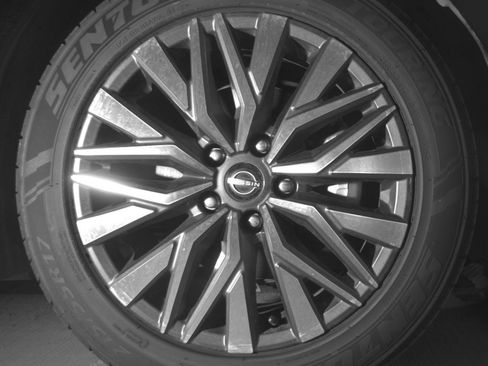 Used 2025 Nissan Altima 2.5 SV FWD image 16