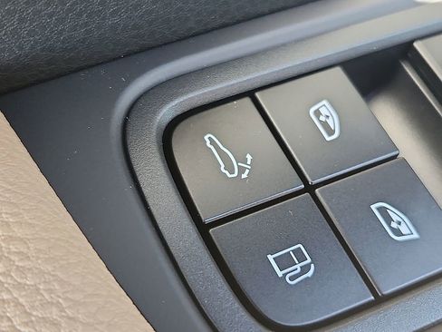 New 2026 Porsche Cayenne E-Hybrid Coupe image 23