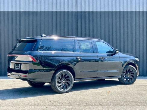 New 2026 Lincoln Navigator L Reserve AWD/4WD image 6