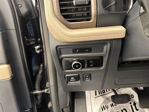 Used 2024 Ford Expedition Max Limited image 40