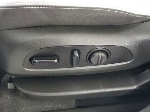 Used 2021 Chevrolet Equinox LS w/ LS Convenience Package AWD/4WD image 18