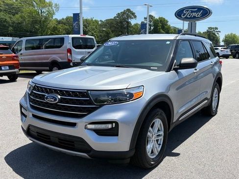 Used 2022 Ford Explorer XLT w/ Equipment Group 202A AWD/4WD image 1