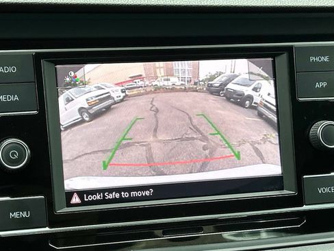 Used 2024 Volkswagen Jetta SE FWD image 21