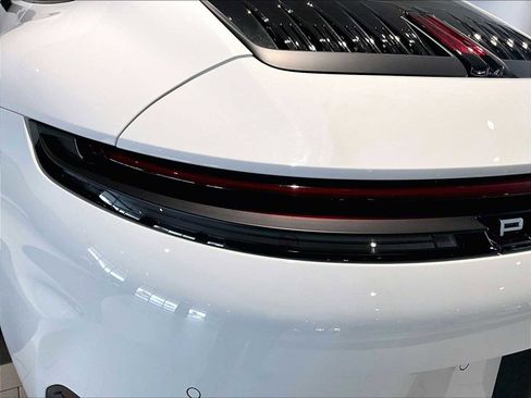 Used 2025 Porsche 911 Carrera image 33