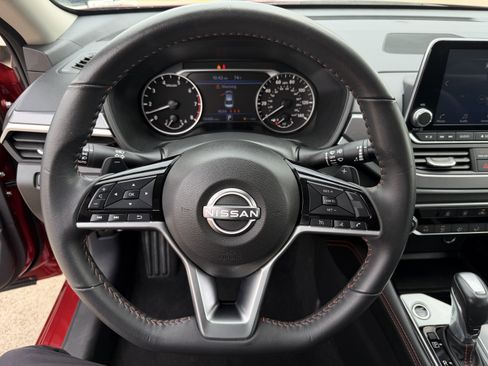 Used 2024 Nissan Altima 2.5 SR AWD/4WD image 18