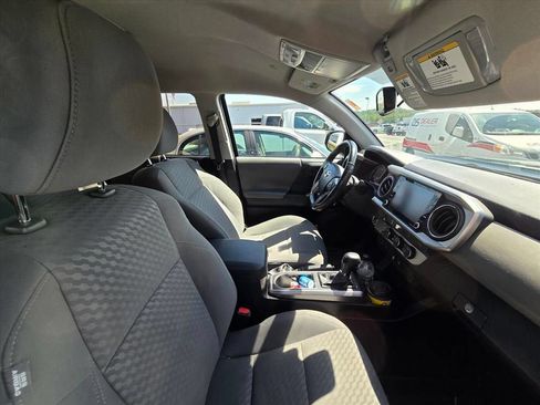 Used 2023 Toyota Tacoma SR5 w/ Technology Package RWD image 7