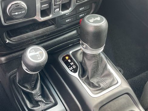 Used 2020 Jeep Wrangler Unlimited Sport AWD/4WD image 23