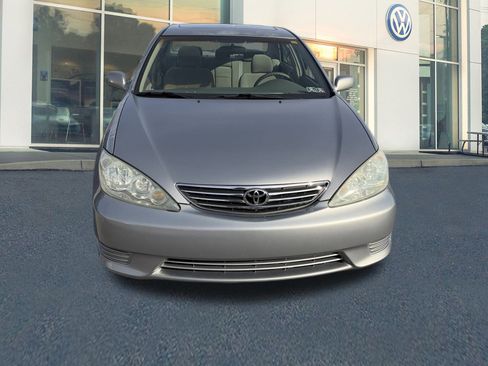 Used 2005 Toyota Camry image 2