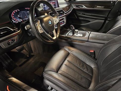 Used 2020 BMW 740i RWD image 10