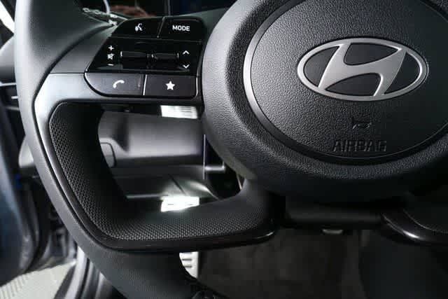 New 2026 Hyundai Elantra SEL FWD image 40
