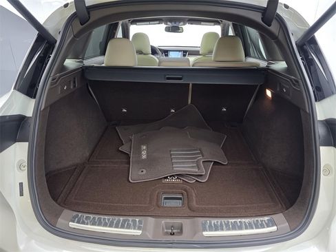 Used 2019 INFINITI QX50 Essential w/ Sensory Package image 16