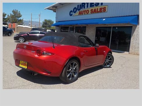 Used 2016 MAZDA MX-5 Miata Grand Touring RWD image 13