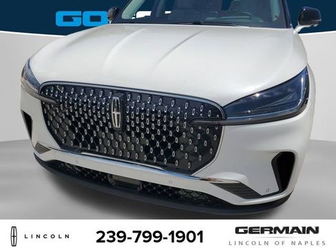 New 2025 Lincoln Aviator AWD w/ Equipment Group 101A image 13